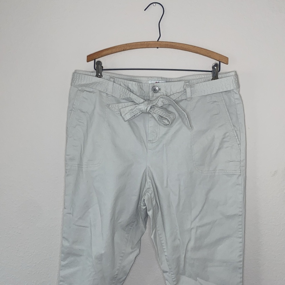 🎱Vineyard Vines Women’s high waisted skinny pants in the color Stone! - Picture 3 of 10